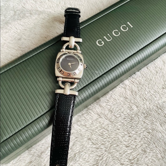 Authentic GUCCI ladies watch with box/card 🌹🌹🌹 - Picture 7 of 11